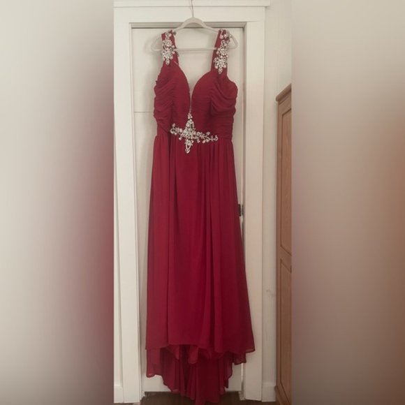 RED Formal Gown with Rhinestones Fabric sleeveless - Picture 2 of 12